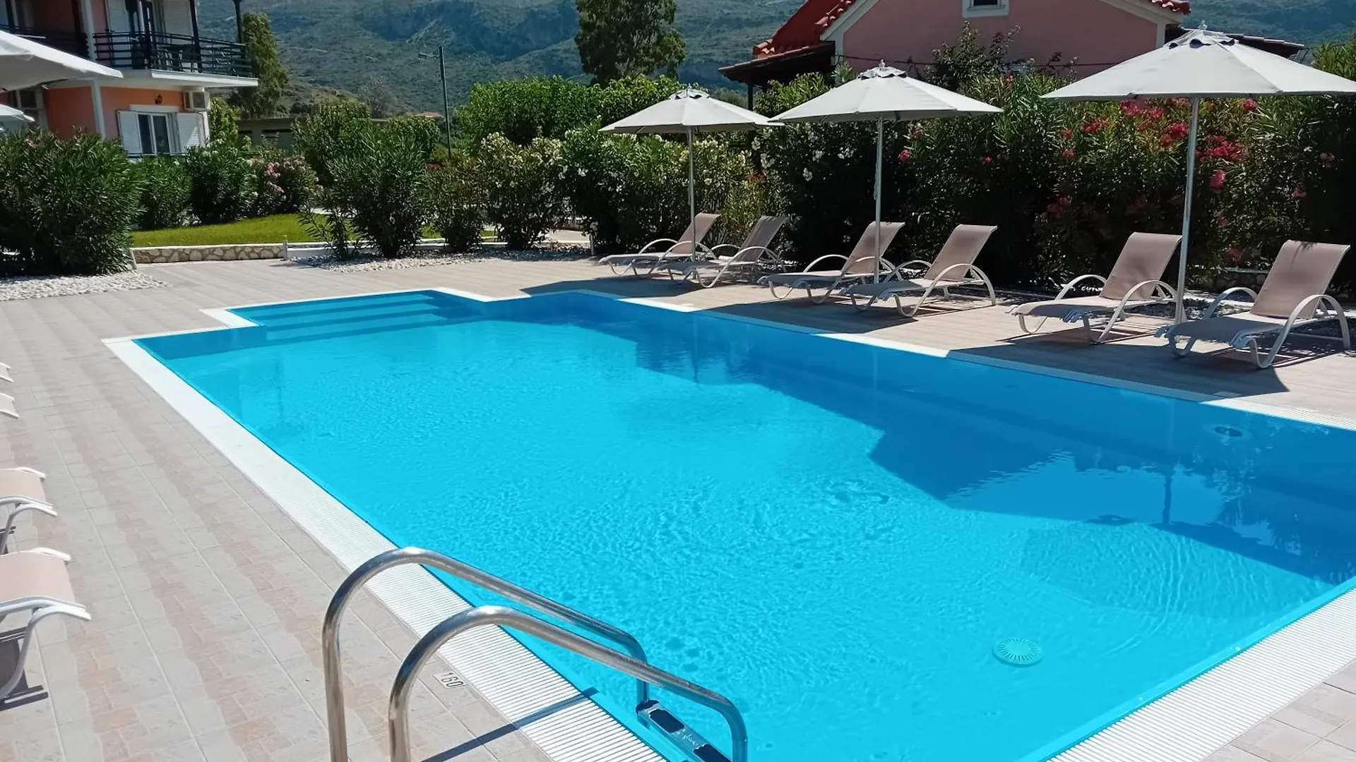Peristera Apartments Katelios